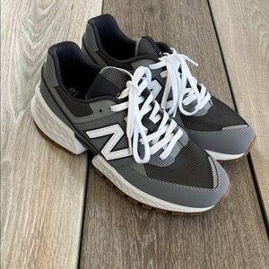 New Balance Men's Gray Athletic Shoes-New